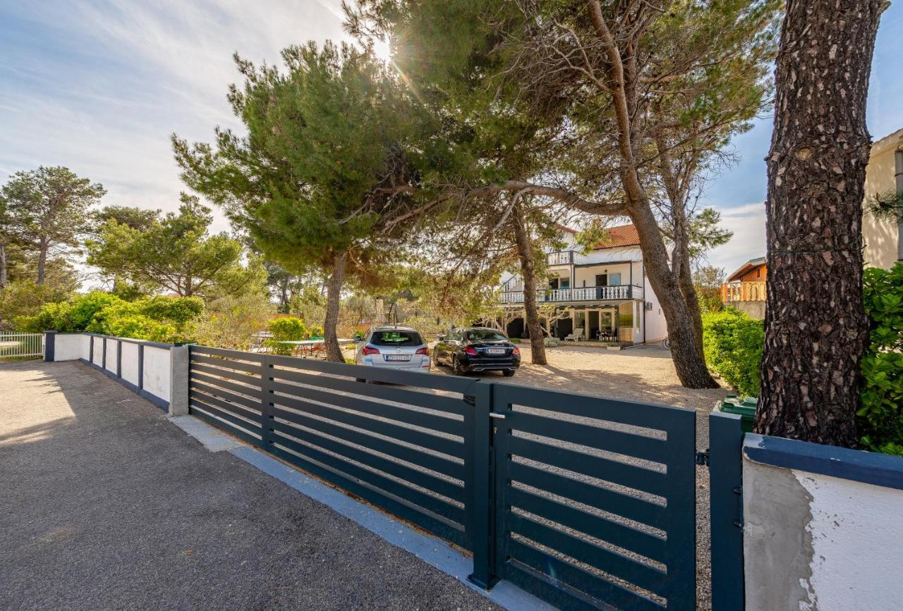 Apartments Villa Agape Vir Esterno foto