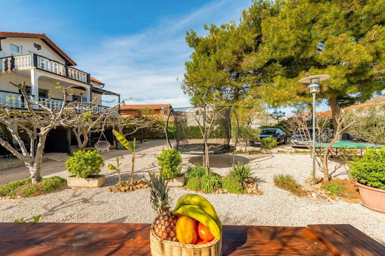 Apartments Villa Agape Vir Esterno foto