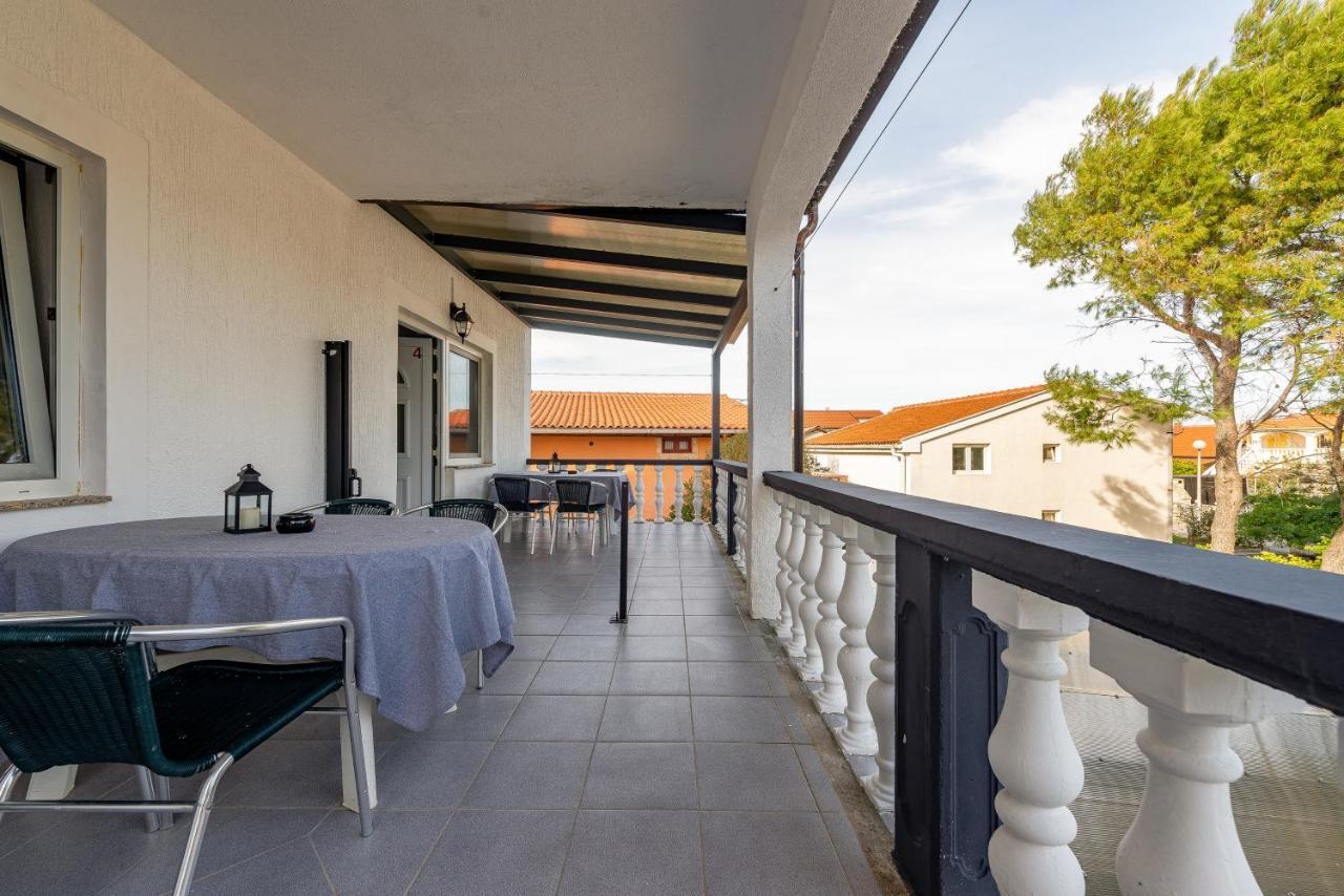 Apartments Villa Agape Vir Esterno foto