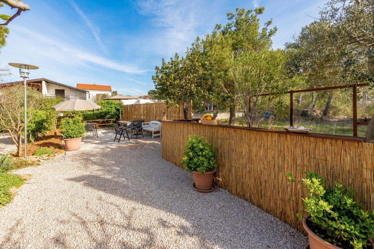 Apartments Villa Agape Vir Esterno foto