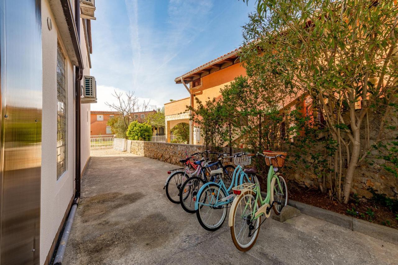 Apartments Villa Agape Vir Esterno foto